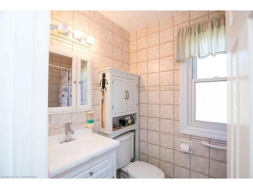 39 Brant Street, Oakville, ON - Indoor Photo Showing Bathroom