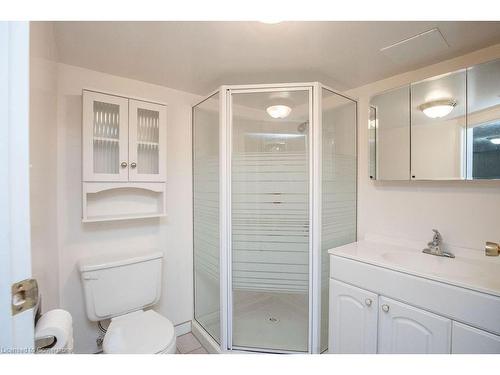 39 Brant Street, Oakville, ON - Indoor Photo Showing Bathroom