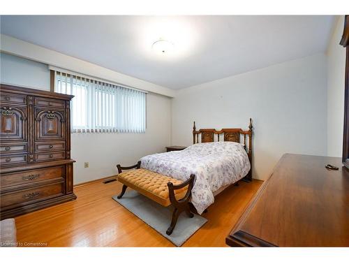 49 Christopher Drive, Hamilton, ON - Indoor Photo Showing Bedroom