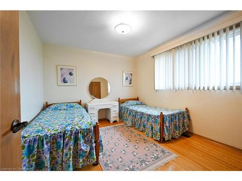 49 Christopher Drive, Hamilton, ON - Indoor Photo Showing Bedroom