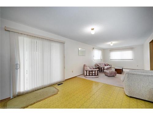 49 Christopher Drive, Hamilton, ON - Indoor Photo Showing Living Room