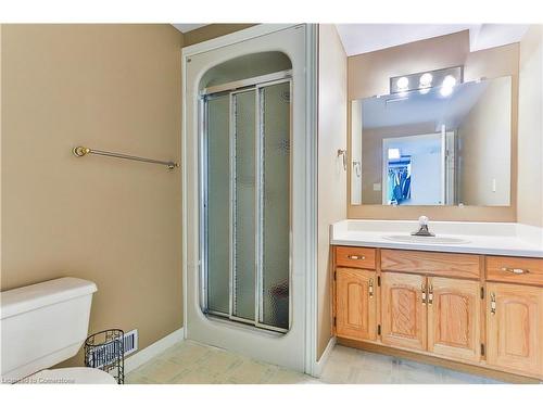 12 Kilty Court, Caledonia, ON - Indoor Photo Showing Bathroom