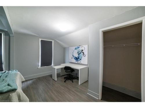 381 Herkimer Street, Hamilton, ON - Indoor Photo Showing Bedroom