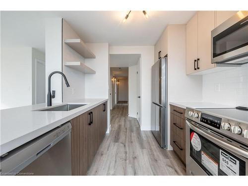 905-90 Dale Avenue, Toronto, ON - Indoor Photo Showing Kitchen With Upgraded Kitchen