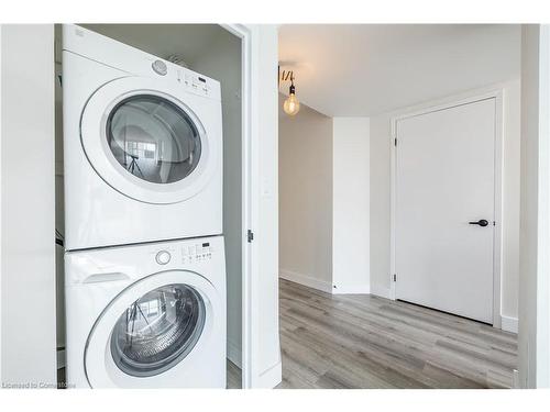 905-90 Dale Avenue, Toronto, ON - Indoor Photo Showing Laundry Room