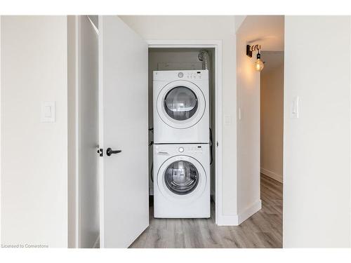 905-90 Dale Avenue, Toronto, ON - Indoor Photo Showing Laundry Room