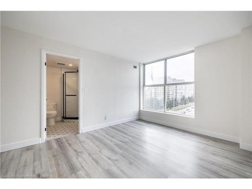 905-90 Dale Avenue, Toronto, ON - Indoor Photo Showing Other Room