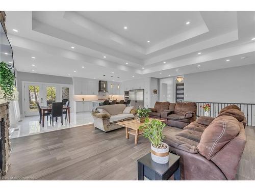 389 Concession 4 Road, Fisherville, ON - Indoor Photo Showing Living Room