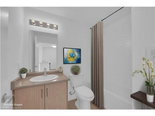 426-460 Dundas Street E, Hamilton, ON - Indoor Photo Showing Bathroom