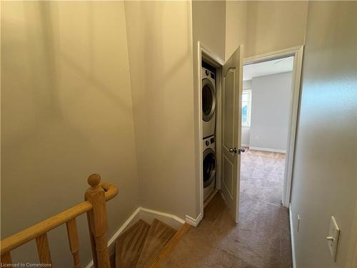 7-5080 Fairview Street, Burlington, ON - Indoor Photo Showing Laundry Room