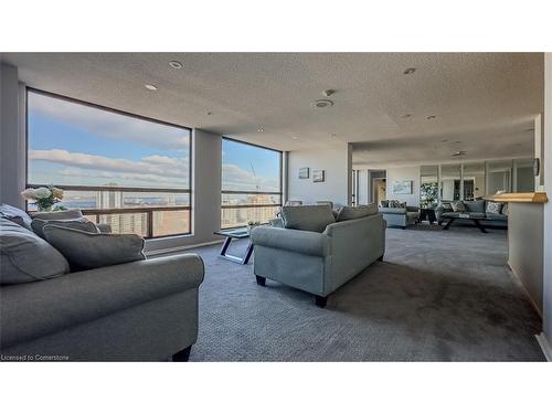 305-222 Jackson Street W, Hamilton, ON - Indoor Photo Showing Living Room