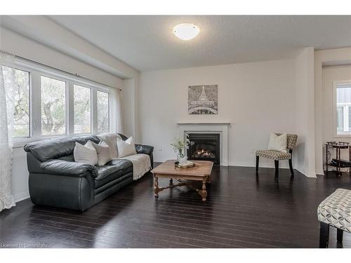 4021 Cachet Court, Beamsville, ON - Indoor Photo Showing Living Room With Fireplace