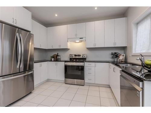 4021 Cachet Court, Beamsville, ON - Indoor Photo Showing Kitchen With Stainless Steel Kitchen With Upgraded Kitchen