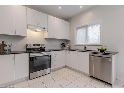 4021 Cachet Court, Beamsville, ON - Indoor Photo Showing Kitchen With Stainless Steel Kitchen