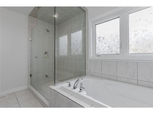 4021 Cachet Court, Beamsville, ON - Indoor Photo Showing Bathroom