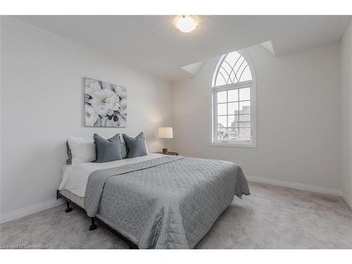 4021 Cachet Court, Beamsville, ON - Indoor Photo Showing Bedroom