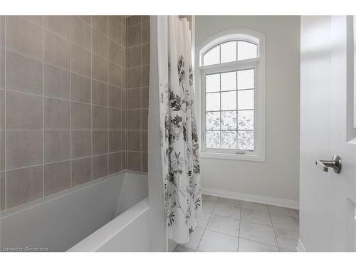 4021 Cachet Court, Beamsville, ON - Indoor Photo Showing Bathroom