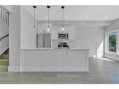 86 Beland Avenue N, Hamilton, ON - Indoor Photo Showing Kitchen With Upgraded Kitchen