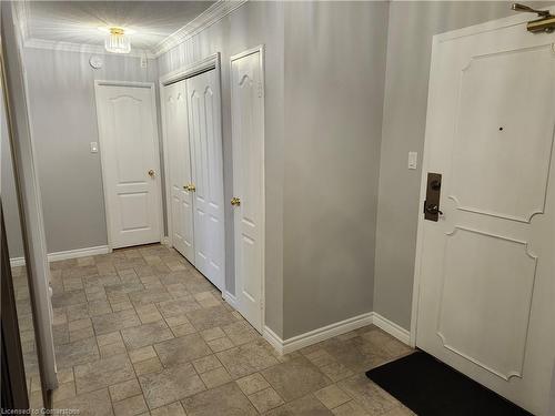 905-1415 Ghent Avenue, Burlington, ON - Indoor Photo Showing Other Room