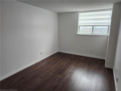 905-1415 Ghent Avenue, Burlington, ON - Indoor Photo Showing Other Room