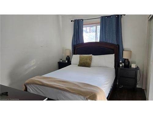 208 West 19Th Street, Hamilton, ON - Indoor Photo Showing Bedroom