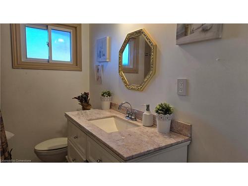 208 West 19Th Street, Hamilton, ON - Indoor Photo Showing Bathroom