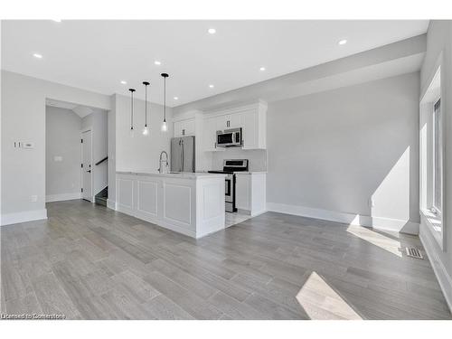 86 Beland Avenue N, Hamilton, ON - Indoor Photo Showing Kitchen With Upgraded Kitchen