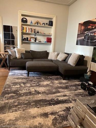 32 Steven Street, Hamilton, ON - Indoor Photo Showing Living Room