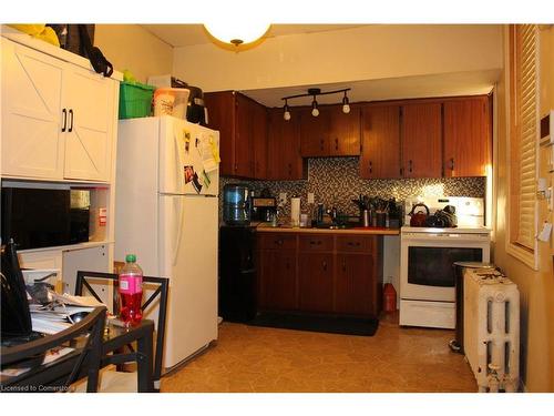 32 Steven Street, Hamilton, ON - Indoor Photo Showing Kitchen