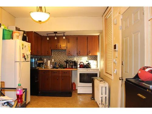 32 Steven Street, Hamilton, ON - Indoor Photo Showing Kitchen