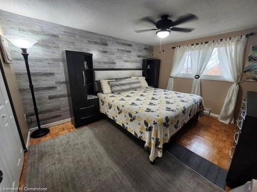 17-6 Loconder Drive, Hamilton, ON - Indoor Photo Showing Bedroom