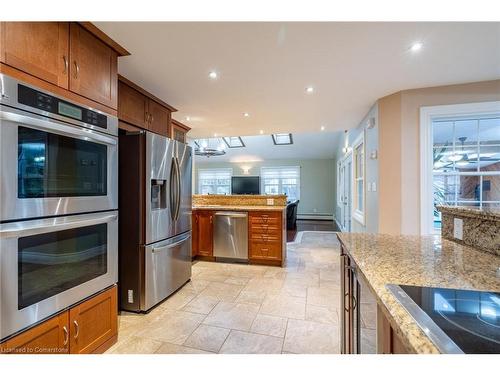 3324 Homestead Drive, Mount Hope, ON - Indoor Photo Showing Kitchen With Stainless Steel Kitchen