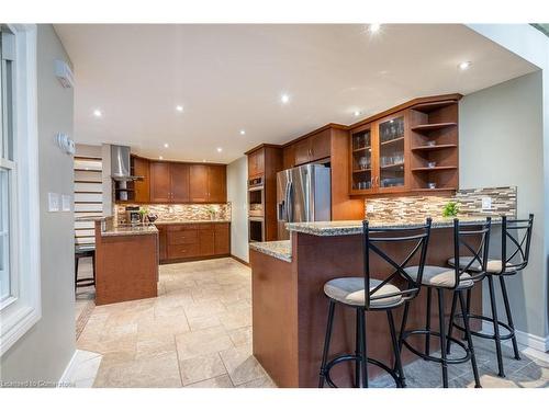 3324 Homestead Drive, Mount Hope, ON - Indoor Photo Showing Kitchen With Upgraded Kitchen