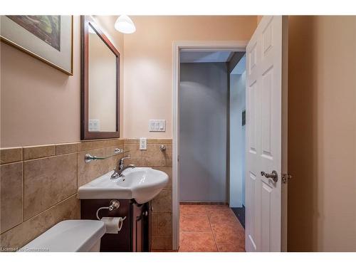 3324 Homestead Drive, Mount Hope, ON - Indoor Photo Showing Bathroom