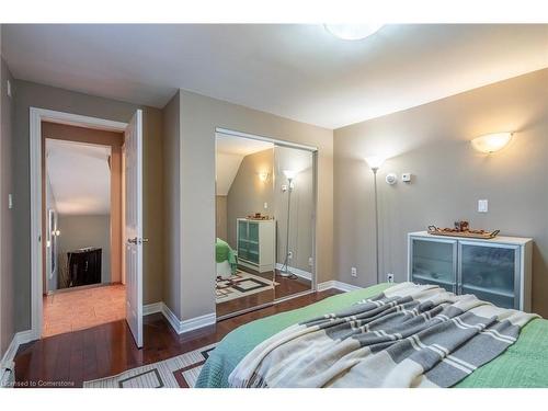 3324 Homestead Drive, Mount Hope, ON - Indoor Photo Showing Bedroom