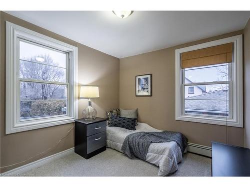 3324 Homestead Drive, Mount Hope, ON - Indoor Photo Showing Bedroom