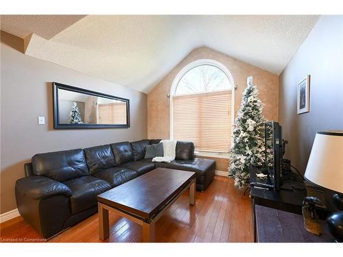 71 Morgan Drive, Caledonia, ON - Indoor Photo Showing Living Room