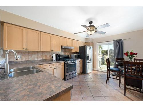 71 Morgan Drive, Caledonia, ON - Indoor Photo Showing Kitchen With Double Sink