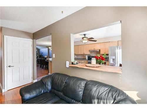 71 Morgan Drive, Caledonia, ON - Indoor Photo Showing Living Room