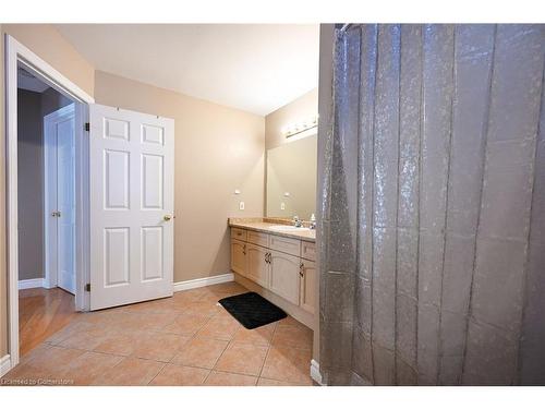 71 Morgan Drive, Caledonia, ON - Indoor Photo Showing Bathroom