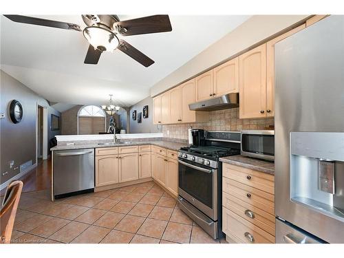 71 Morgan Drive, Caledonia, ON - Indoor Photo Showing Kitchen With Stainless Steel Kitchen