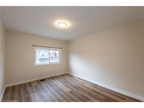 2-583 Cannon Street E, Hamilton, ON - Indoor Photo Showing Other Room