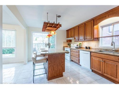 54 Goldcrest Drive, Stoney Creek, ON - Indoor Photo Showing Kitchen