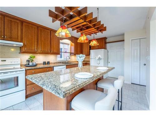 54 Goldcrest Drive, Stoney Creek, ON - Indoor Photo Showing Kitchen