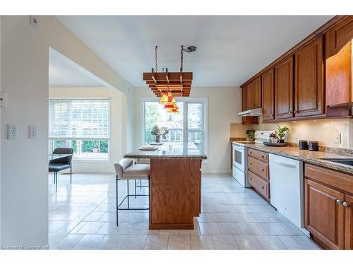 54 Goldcrest Drive, Stoney Creek, ON - Indoor Photo Showing Kitchen