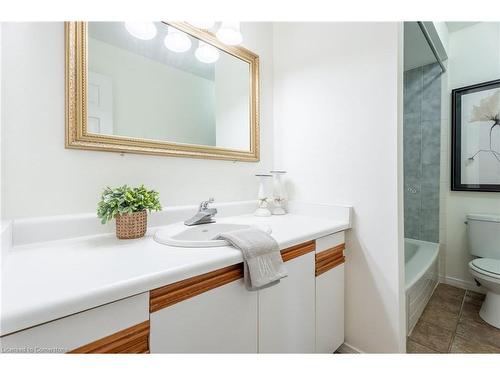 54 Goldcrest Drive, Stoney Creek, ON - Indoor Photo Showing Bathroom