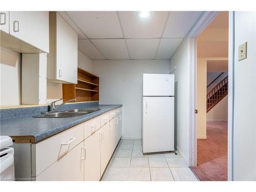 54 Goldcrest Drive, Stoney Creek, ON - Indoor Photo Showing Kitchen With Double Sink