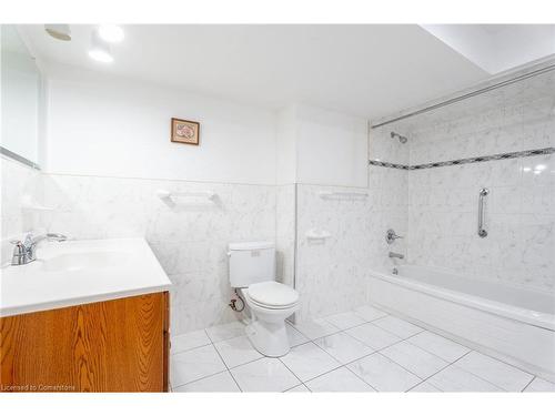 54 Goldcrest Drive, Stoney Creek, ON - Indoor Photo Showing Bathroom