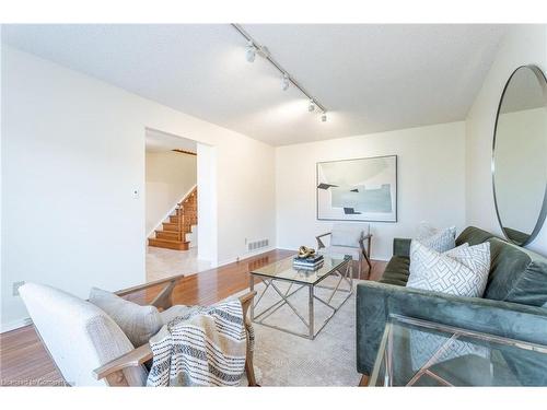 54 Goldcrest Drive, Stoney Creek, ON - Indoor Photo Showing Living Room