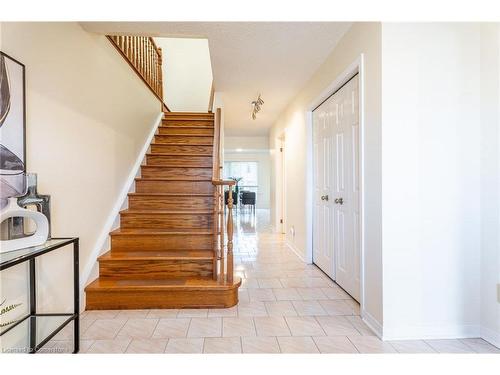 54 Goldcrest Drive, Stoney Creek, ON - Indoor Photo Showing Other Room